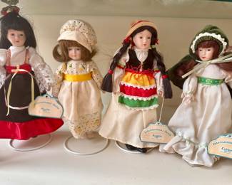 Vintage International Dolls