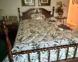 Vintage Vaughn Bassett Queen Bed