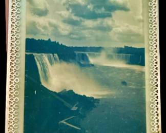 1930'sGlass Hand Colored Niagara Falls