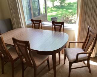 DINING TABLE WITH 2 LEAVES AND 6 CHAIRS (2 ARM & 4 SIDE)