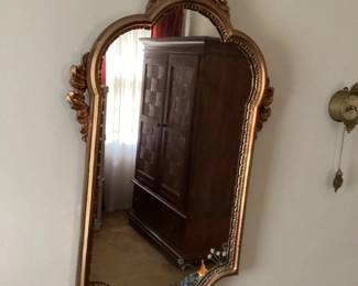 BEAUTIFUL ORNATE MIRROR
