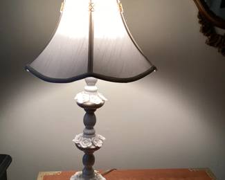 PORCELAIN LAMP