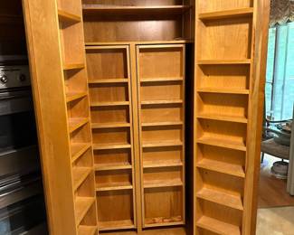 Custom fold in pantry