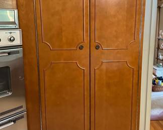 Custom fold in pantry