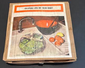 Vtg. collapsible spin dry salad basket