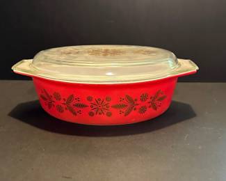 Vintage Pyrex Golden Poinsettia casserole