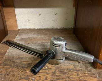 Black and Decker hedge clipper