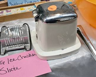 VINTAGE ICE CRUSHER / SLICER