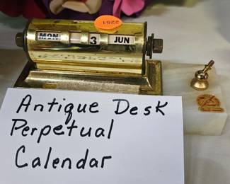 VINTAGE PERPETUAL DESK CALENDAR