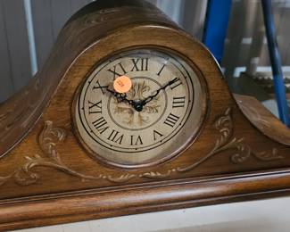 MANTEL CLOCK
