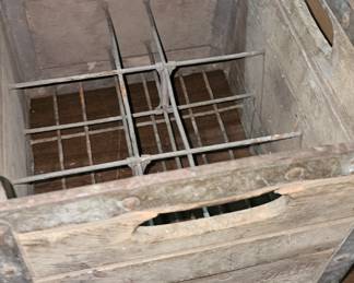 VINTAGE WOODEN CRATE