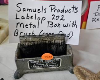SAMUELS PRODUCTS METAL BOX WITH BRUSH