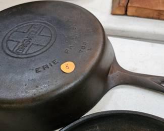 CAST IRON SKILLET