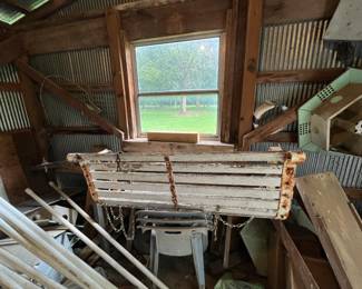 #157 Metal/Wood White Swing - 4' $30.00