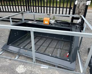 WOLVERINE 72 HYDRAULIC SCREENING BUCKET