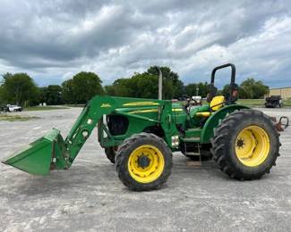 JOHN DEERE 5425 4X4 TRACTOR AND LOADER