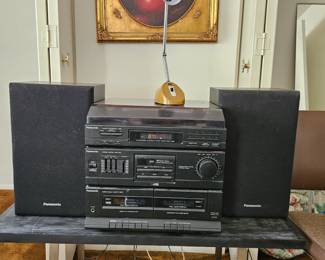 Panasonic stereo and speakers 