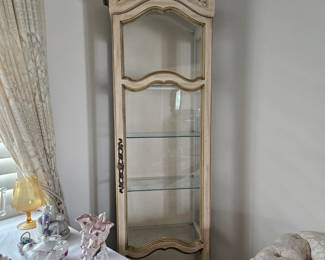 Drexel Mid-century china hutch