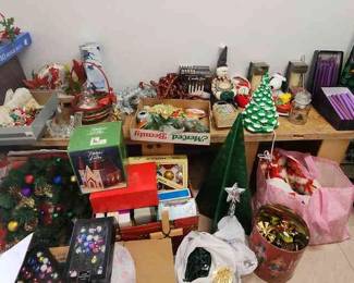 MPS083 - Xtra-Large Lot Holiday Decorations 