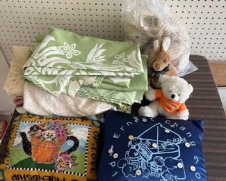 MPS078- Assorted Table Cloths & Stuffed Animals