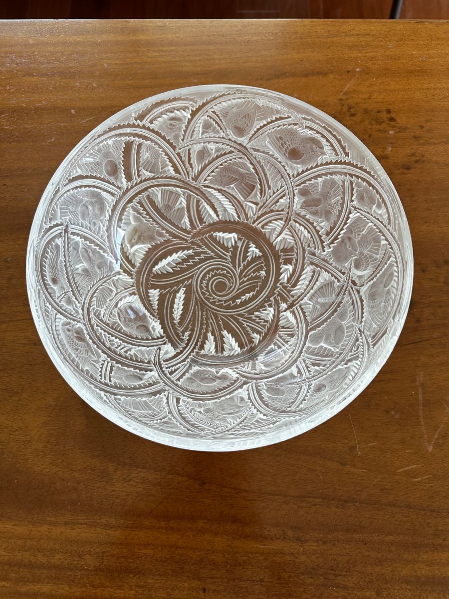 Signed Lalique Pinsons Finch and Vines 9.25” Crystal Bowl.