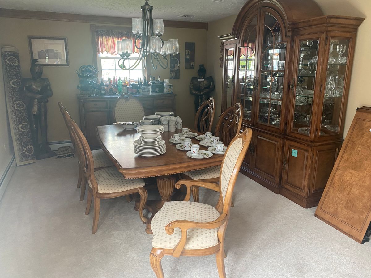 Estate Sales By Olga in Colonia, NJ