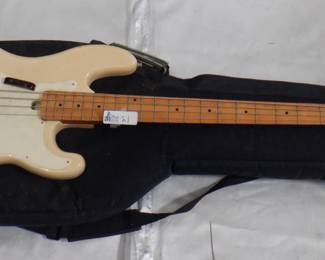 CORT ELECTRIC BASS GUITAR IN CASE