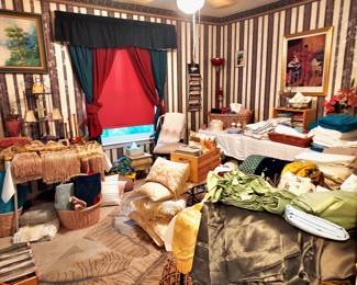 Lots Of Linens