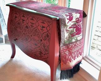 Bombay Chest