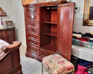 Wardrobe W/Shelving