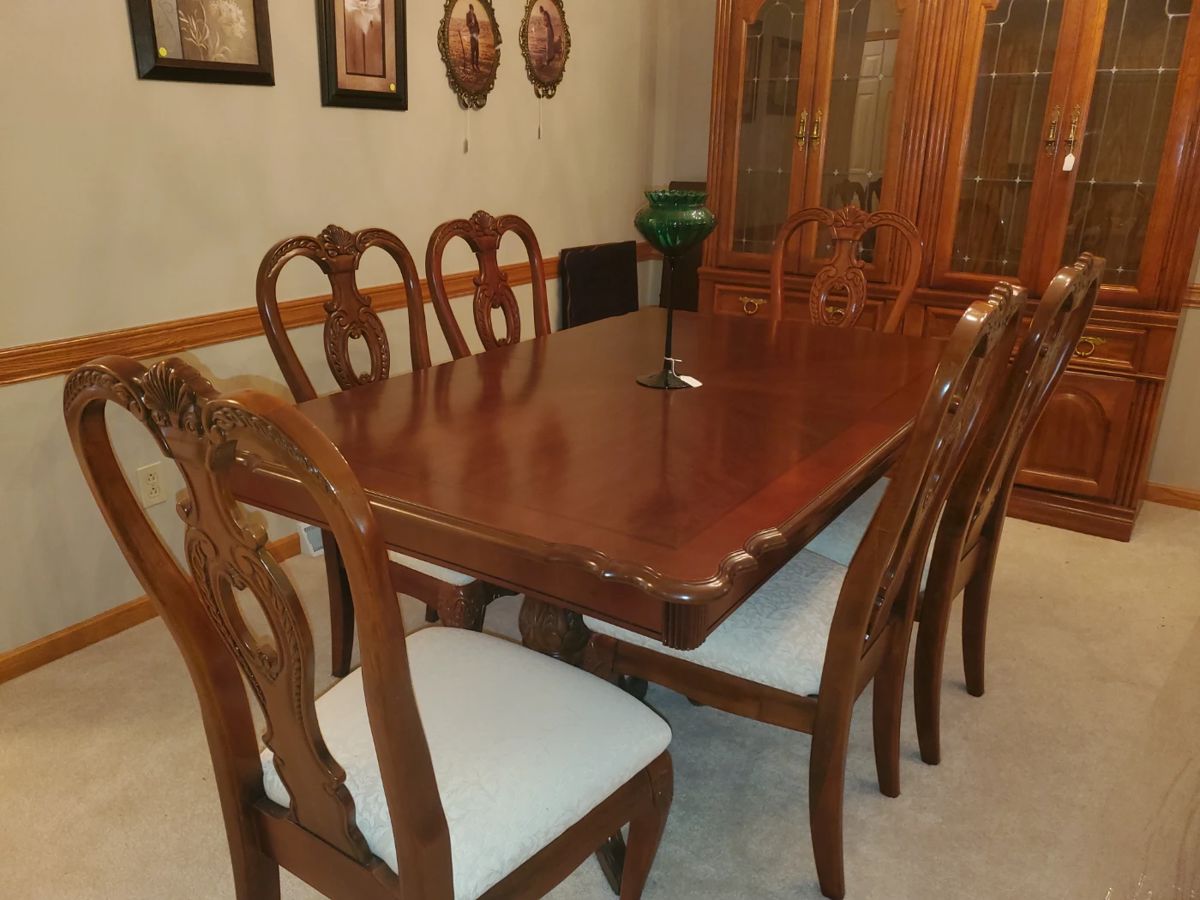 Sabrina Lane Estate Sale in Champion, OH starts on 6/8/2024