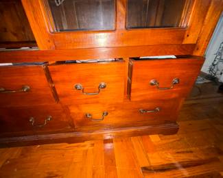 four small drawers, two large