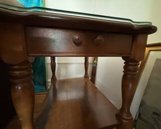 colonial end tables with glass top cover