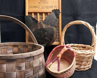 Farmhouse Decor And Baskets 