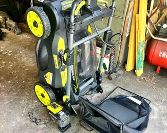 Ryobi 40 V brushless electric lawnmower with bag and charger