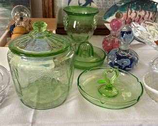 Several pieces of vintage uranium glass items
