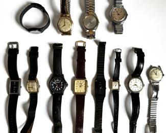 12 Vintage Men's Watches: Swatch, Benrus, Bulova, Harvester & More
Lot #: 16