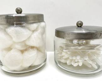 Set Crate & Barrel Apothecary Jars
Lot #: 109