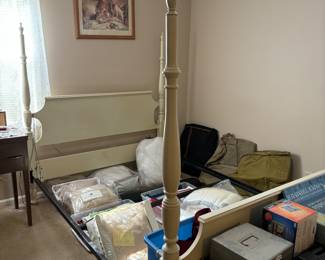 Full Size Poster Bed