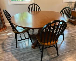 Round kitchen table with 4 chairs