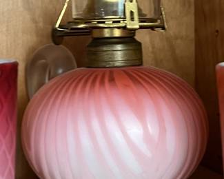 Satin swirl oil lamp