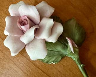 Capodimonte rose figurine