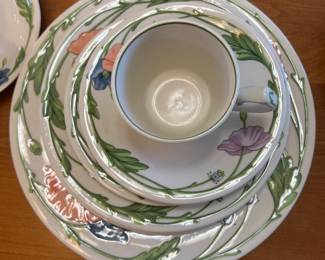 Villeroy & Boch Amapola china set, service for twelve