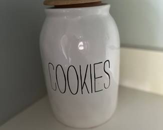 Cookie jar