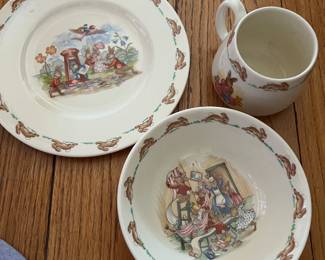 Royal Doulton bunnykins dish set