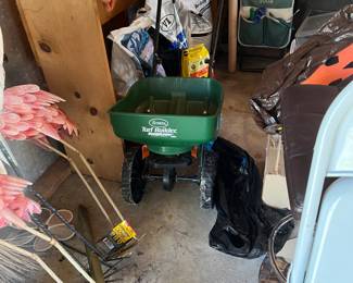 Turf builder spreader