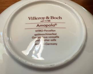 Villeroy & Boch Amapola china service for twelve with serving pieces 