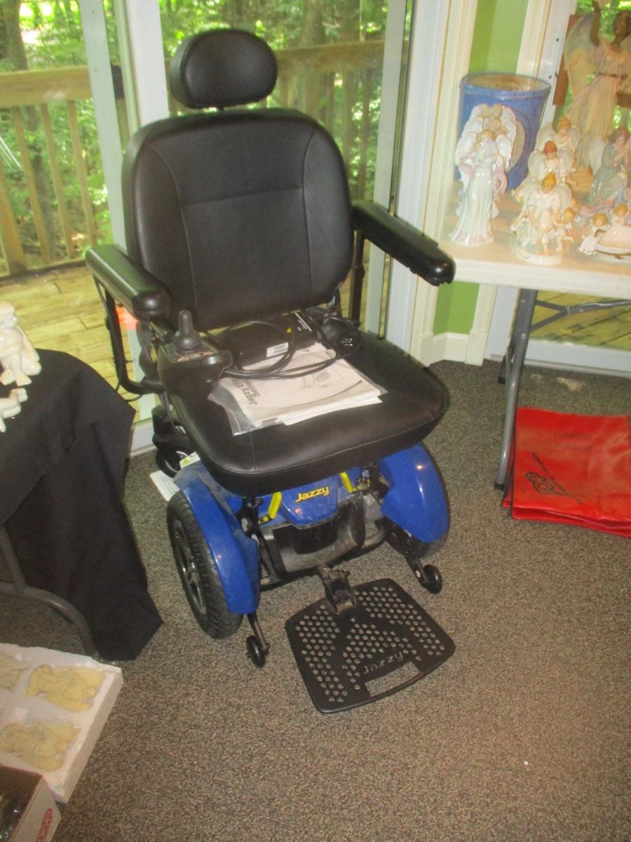 Jazzy elite mobile cart