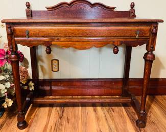 Stunning Golden Oak Table/Desk