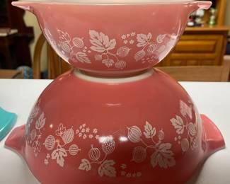 Vintage Pyrex "Pink Gooseberry" Nesting  Mixing Bowl Set